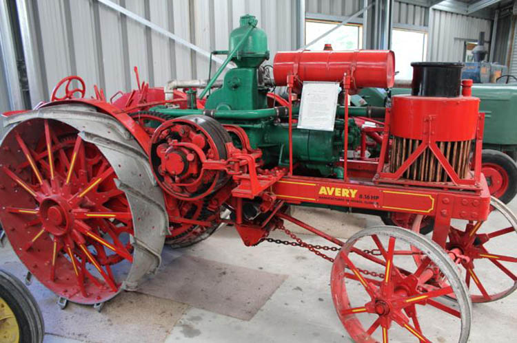 1917/18 Avery Model 8-16